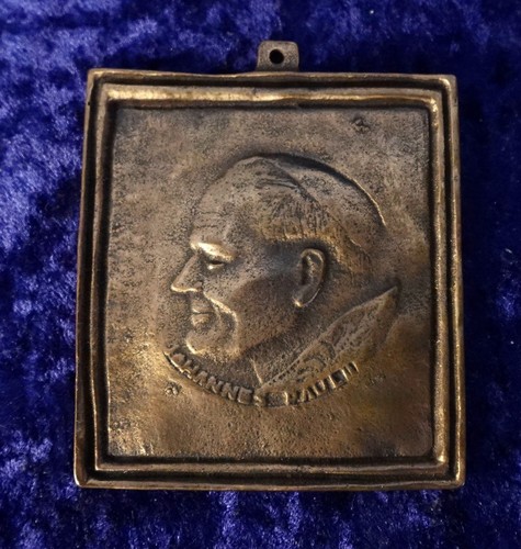 Papst johannes paul relief - johannes,