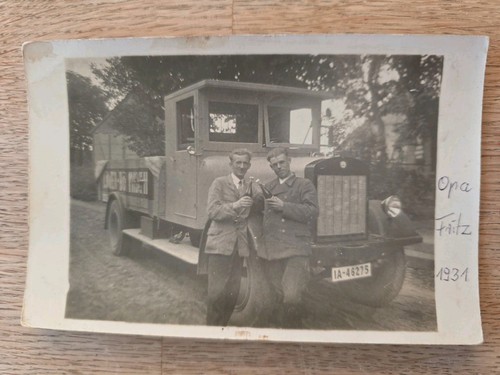 Historisches foto man bier - bier,