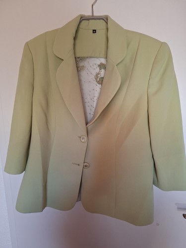 Kurzjacke mit spitzenrücken - kurzjacke,