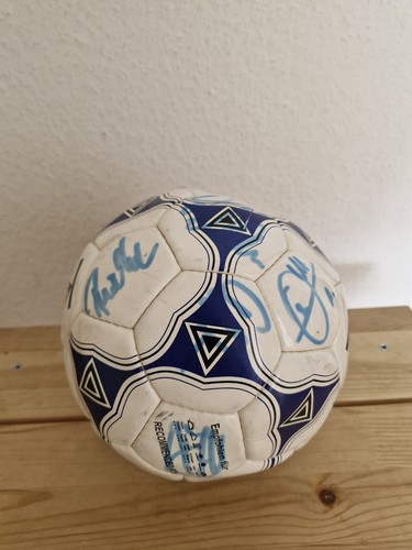 Unterschriebener hsv ball - hsv, aus