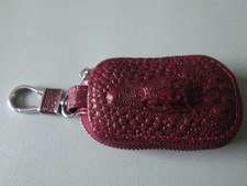 Herren-Schlüsselanhänger aus Rindleder mit Krokodilmuster Farbe: burgund NEU