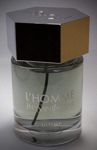 Yves saint laurent - laurent, l'homme