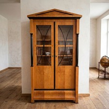 28297 Vitrine Geschirrschrank