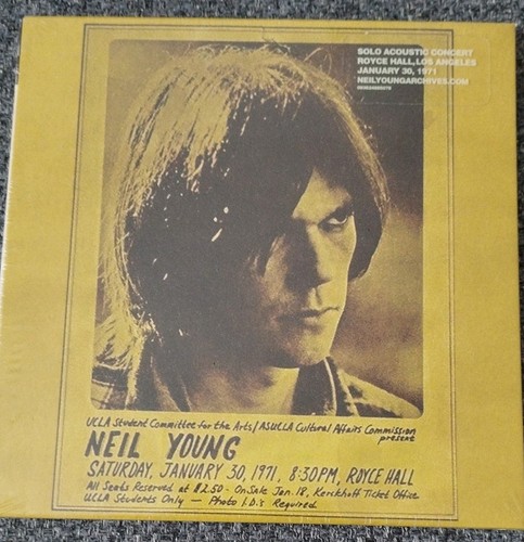 Young neil royce hall 1971 - /,