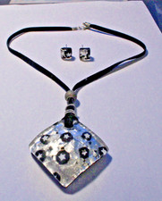 Halskette und passende Ohrstecker aus Muranoglas