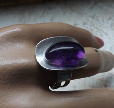 Vintage Ring mit lila Stein