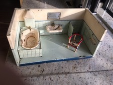 Für PUPPENSTUBE 40er Jahre BLECHSPIELZEUG BADEZIMMER Made in Germany US-Zone