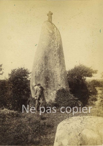 Tréguier 1880 menhir - um, +