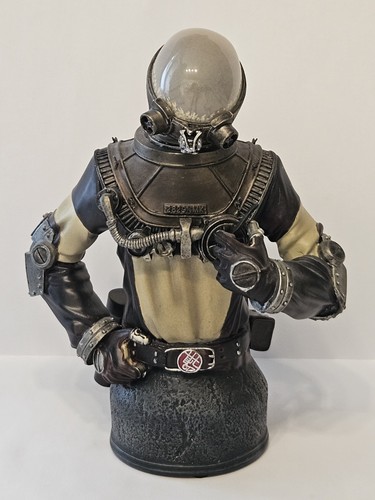 Hellboy johann krauss gentle - hellboy,