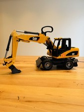 Bruder Bagger Cat Schaeff