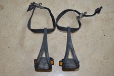 Cateye Pedalkörbchen Pedalhaken Kunststoff schwarz mit Riemen Reflektor TOP