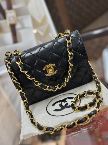 Chanel flap bag classic - chanel,