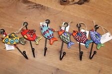 Wandhaken Fisch aus Metall und Keramik, Garderobenhaken, Haken mit Keramikfisch