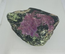 RUBIN auf ZOISIT Rohstein Rohrubin / Ruby Zoisite, Tanzania,Rough