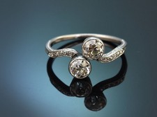 ANTIKER TOI ET MOI RING MIT ALTSCHLIFF DIAMANTEN AUS PLATIN BERLIN UM 1910