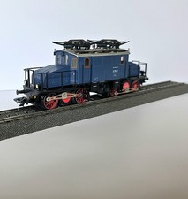 MARKLIN HO 3748. Locomotora