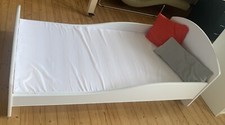 Kinderbett mit Matratze Rollrost - 160 x 80 cm - Neuwertig - Selbstabholung