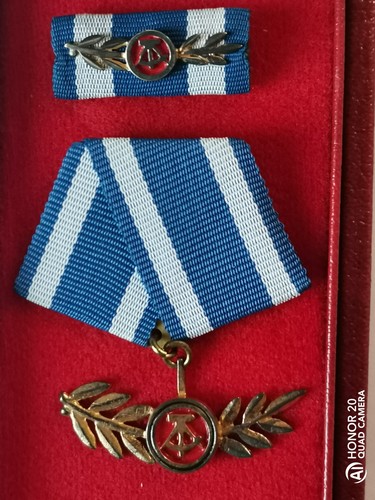 Ddr orden ehrenzeichen für - ehrenzeichen,