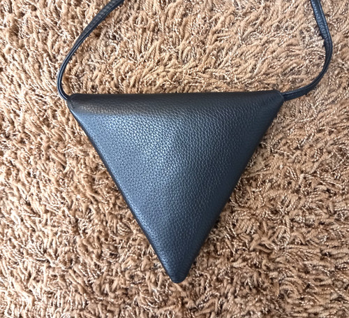 Dreieckige schwarze handtasche - dreieckige,