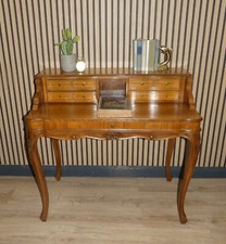 zierlicher Schreibtisch Chippendale Stilmöbel mit vielen kleinen Schubladen 70er