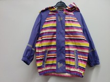 lila gestreifte Kapuzen Matsch