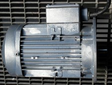 Elektromotor Drehstrommotor 3Y  220 / 380V 075 Kw