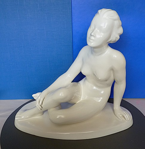 Porzellan figur sitzender akt - sitzender,