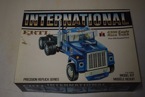 Ertl 8039 international 4300 - ertl,