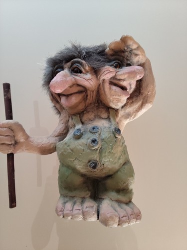 Nyform troll aus norwegen - troll,