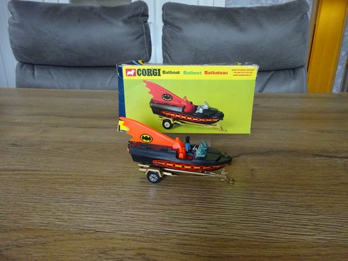 Corgi toys 107 batboat - corgi,