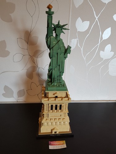 Lego 21042 architecture statue - lego,