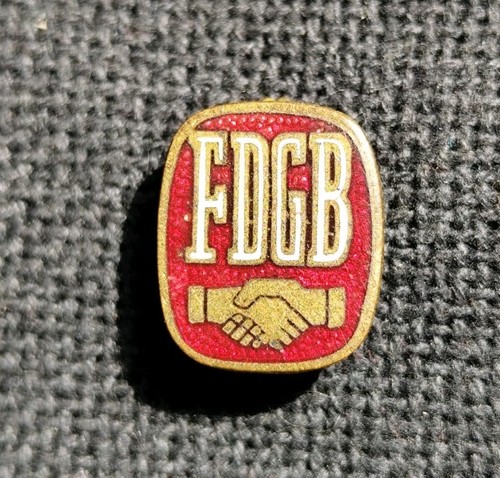 Frühes abzeichen ddr - abzeichen,