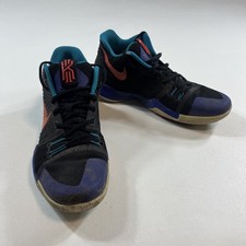 Size 9.5 Nike Zoom Kyrie 3