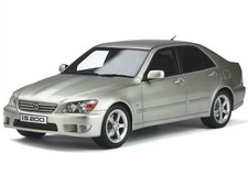 Lexus IS200 millennium silver