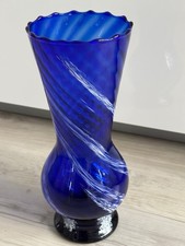 Vase echte Handarbeit Grundfarbe Blau mit weißen Verschmelzungen im Glas 26 cm