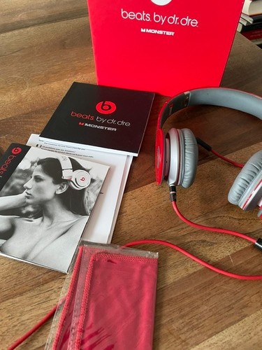 Monster beats dre solo - by,