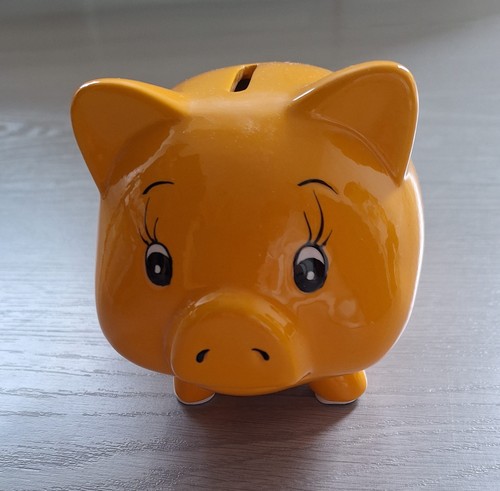 Gelbes sparschwein mit - gelbes,