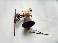 Rustikale Wand-Hofglocke, massiv und laut