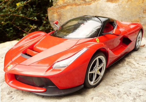 Modell ferrari laferrari - rc,