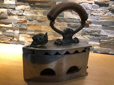 Antikes Bügeleisen Kohleeeisen Fa. GROSSAG sehr schöner Männerkopf mit Helm