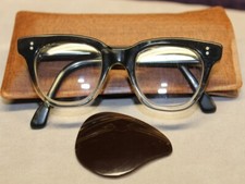 Sammler: Antike Helmecke Kinderbrille, 60er Jahre, + orig. Etui u. 1 Sonnenglas