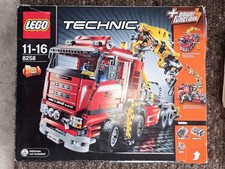 LEGO TECHNIC: Truck mit Power-Schwenkkran (8258)