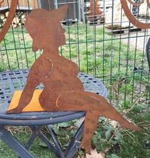 Badenixe Paula sitzend als