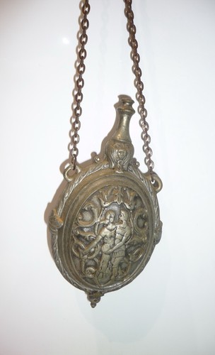Alte pulverflasche mit kette - alte,