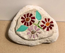 Mosaik auf Naturstein Blumen