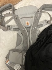 Ergobaby Breeze Babytrage grau