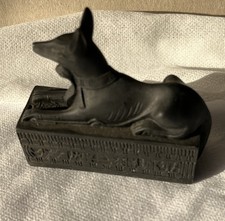 Statue altägyptischen Gottes