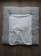 TupTam Wickelauflage mit je 2 wasserfesten Frotteebezügen 70x70 cm Sterne