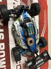 Team Associated RC8.2B 1/8 Nitro Buggy, Rb Concept S7 Motor und AE 1015 Servos