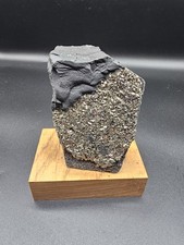 Pyrit auf Schungit Brasilen 380Gramm,9x4x3cm.